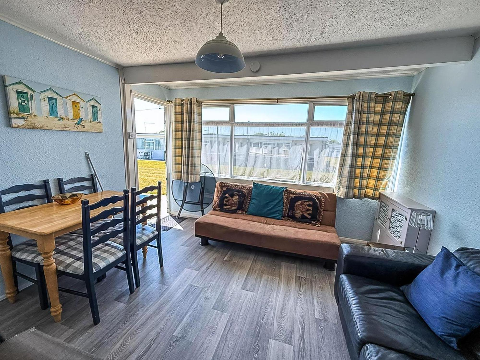 Lovely 4 Berth Chalet For Hire At California Sands In Norfolk Ref 52350Cs Scratby Bagian luar foto